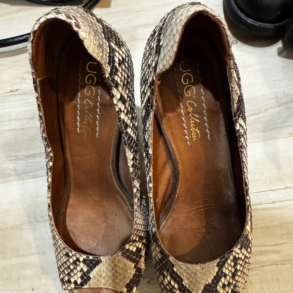 GG Collection Tan and Dark Brown Snake-Print Ballet Flats